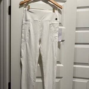 High-Rise White Pocket Skinny Leggings by jones New York